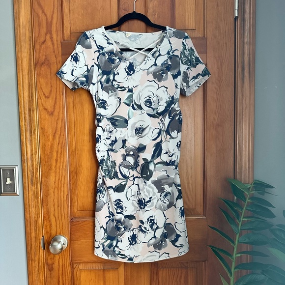 Dresses & Skirts - Floral Maternity Dress